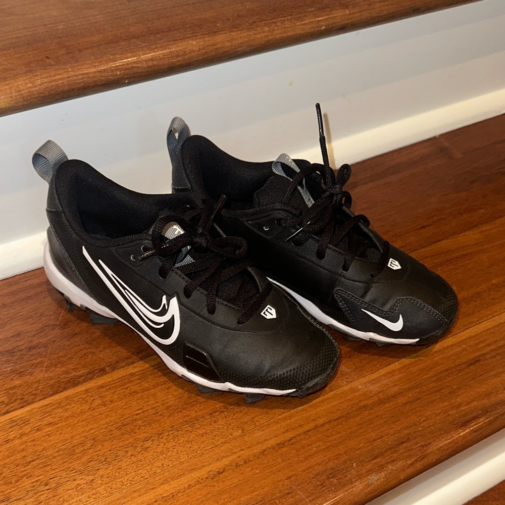 Nike Kids Black and White Sneakers
